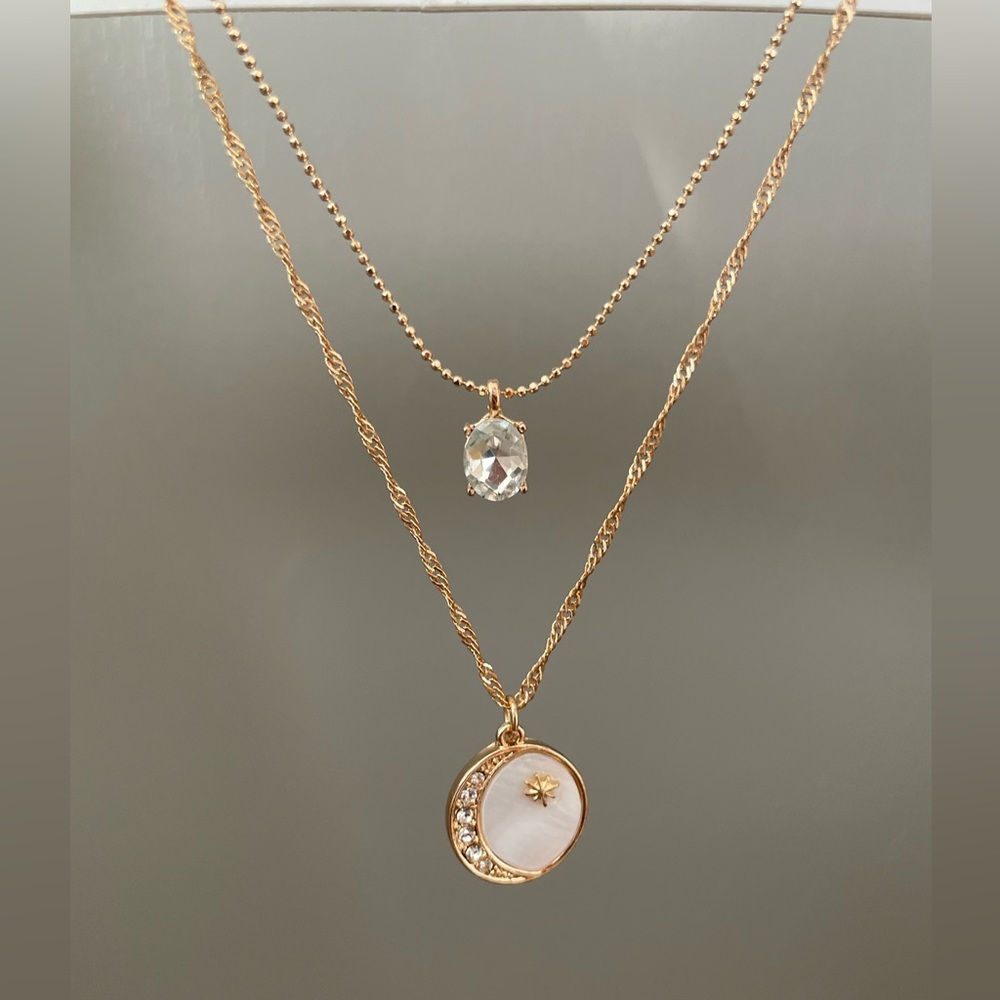 BRAND NEW NEVER WORN BEFORE MOON JEM/DIAMOND NECKLACE (2 PIECE)(GOLD)